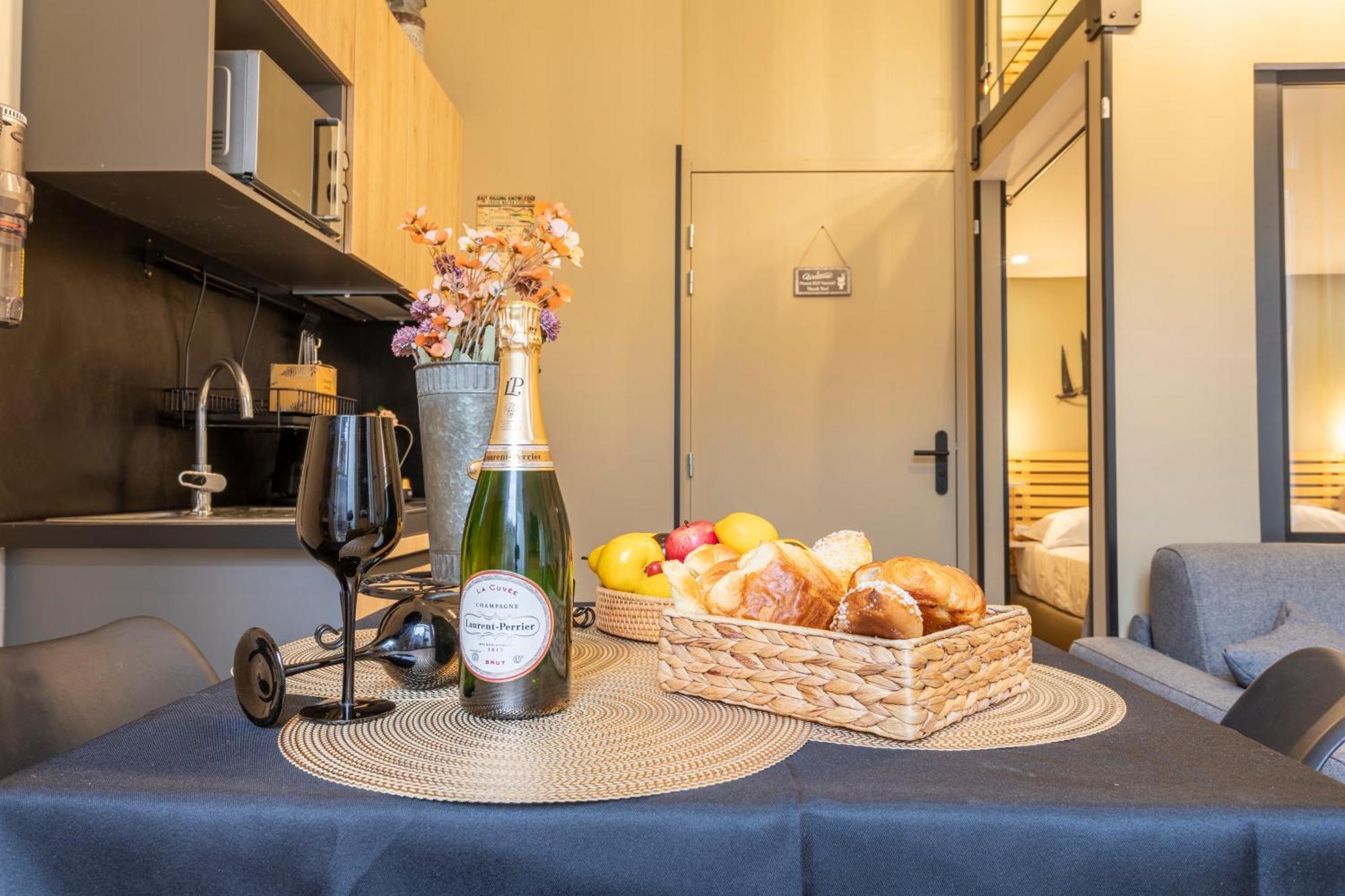 Adira Marseille Montgrand 2 Etoiles公寓 外观 照片